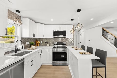 26 Lamb St Attleboro MA 02703