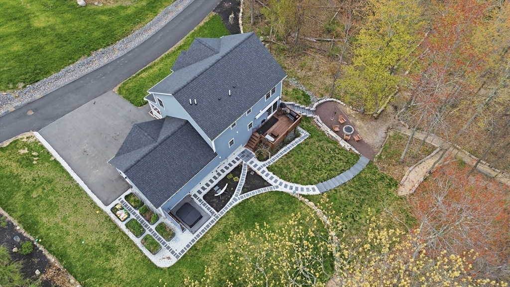 131 Damon Rd