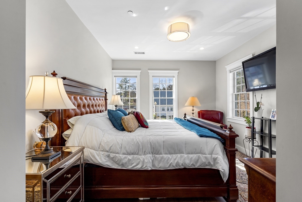 Westwood, Massachusetts 02090, United States, 2 Bedrooms Bedrooms, ,2 BathroomsBathrooms,Residential,Active,210135