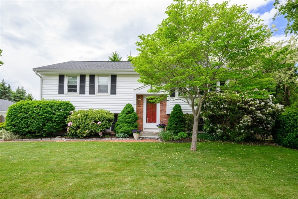 90 Holly Rd