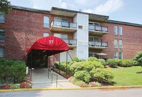 Photo of 57 Broadlawn Park #14B, Newton, MA 02467 (MLS # 73511508)