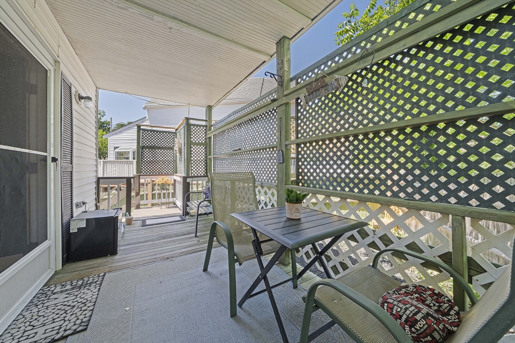16 Pequot Rd