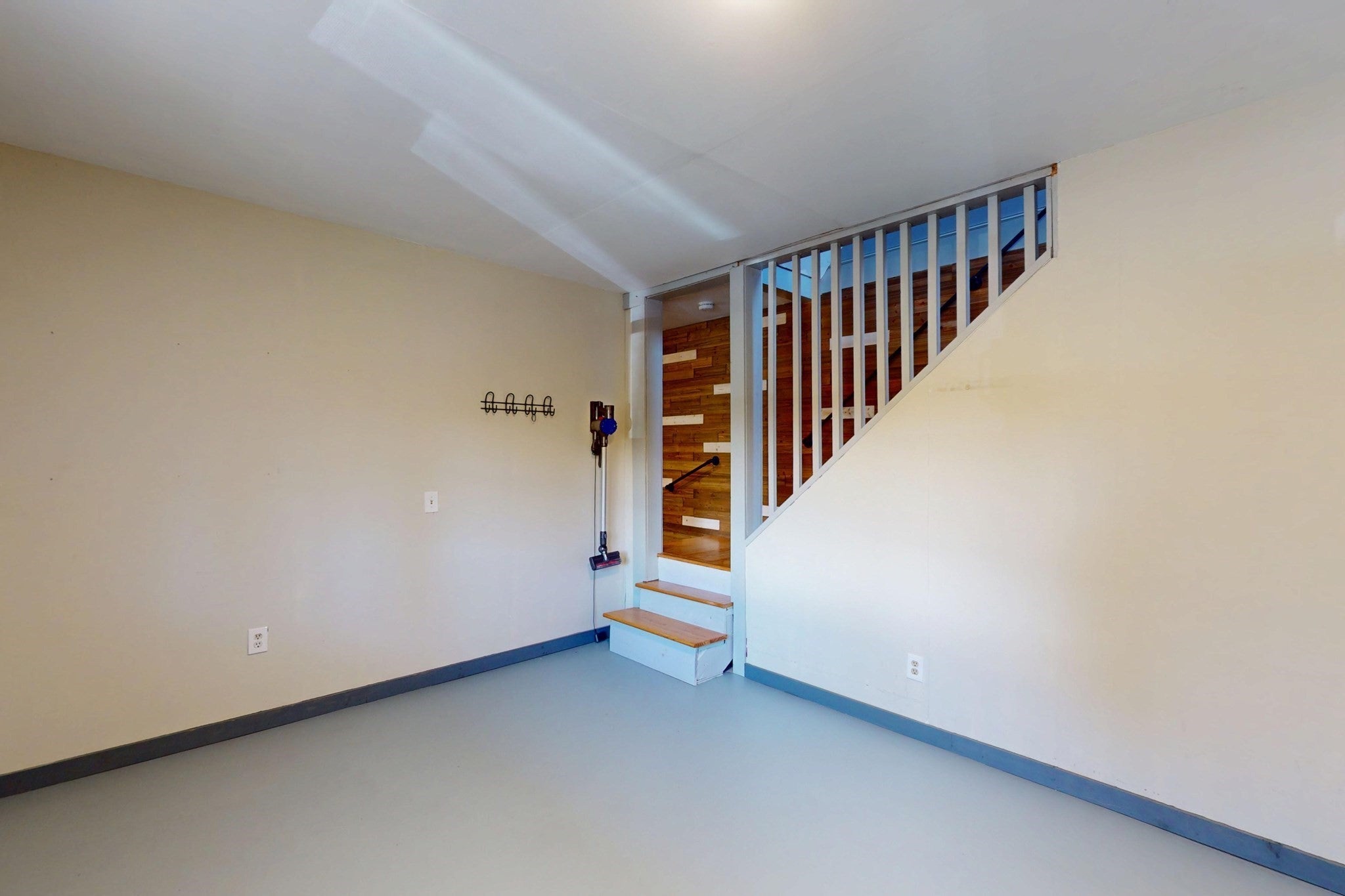 86 E Buckland Rd, Shelburne, MA, 86 E Buckland Rd, Shelburne, MA Photo #7