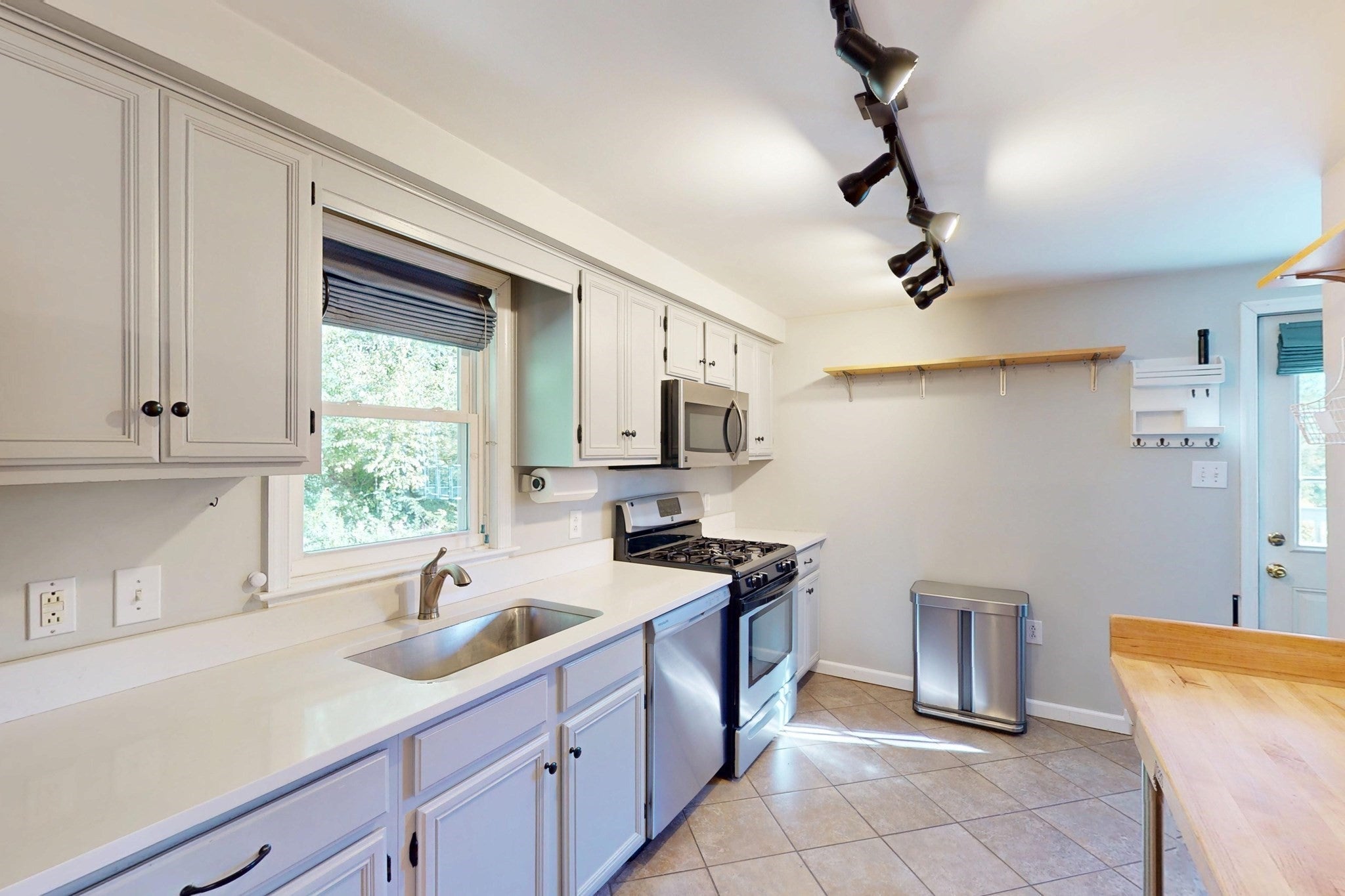 86 E Buckland Rd, Shelburne, MA, 86 E Buckland Rd, Shelburne, MA Photo #12
