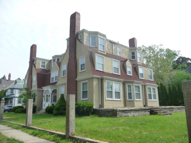 52 Ash St