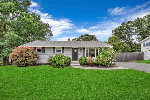 12 Arrowhead Rd Bellingham MA 02019