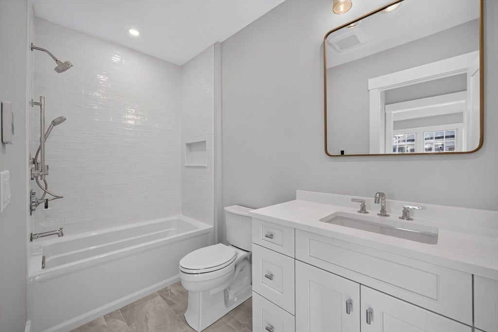 533 Woods Hole Rd #E104, Falmouth, MA Photo #23