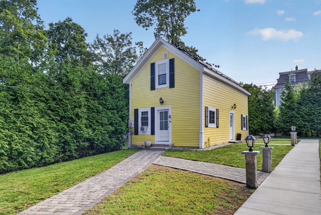 153 Belmont St, Fall River, MA, 153 Belmont St, Fall River, MA Photo #4