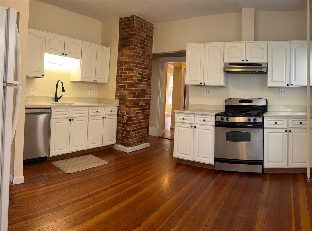 16-18 Waveway Ave #1, Winthrop, MA Photo #1