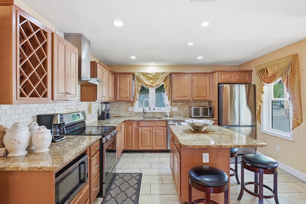 39 Sunflower Rd, Holbrook, MA, 39 Sunflower Rd, Holbrook, MA Photo #9