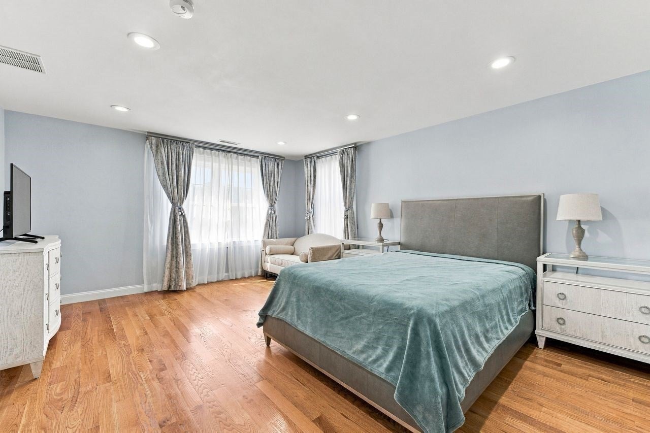 44 Bernard St, Newton, MA, 44 Bernard St, Newton, MA Photo #18