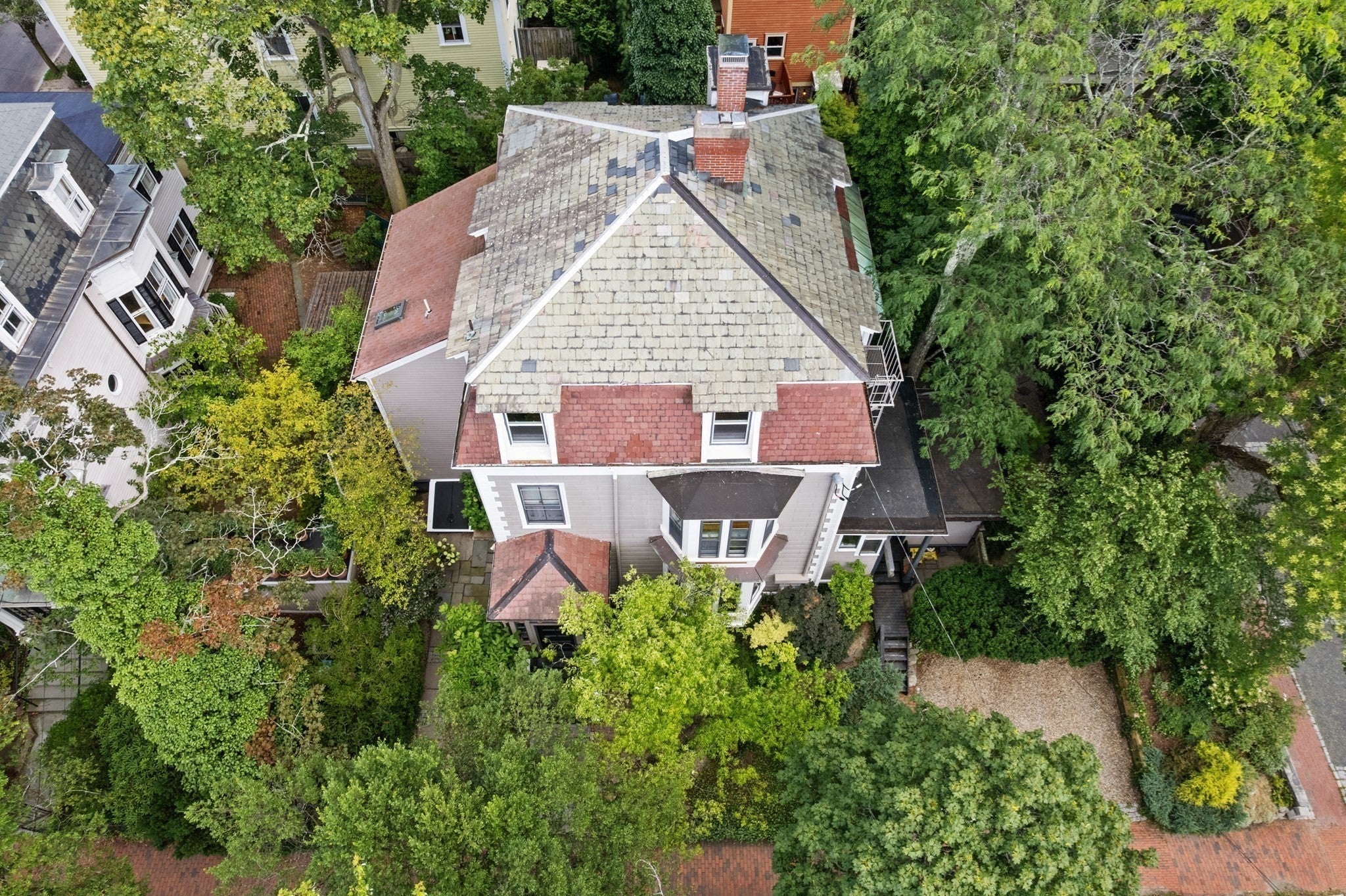 32 Hawthorn St