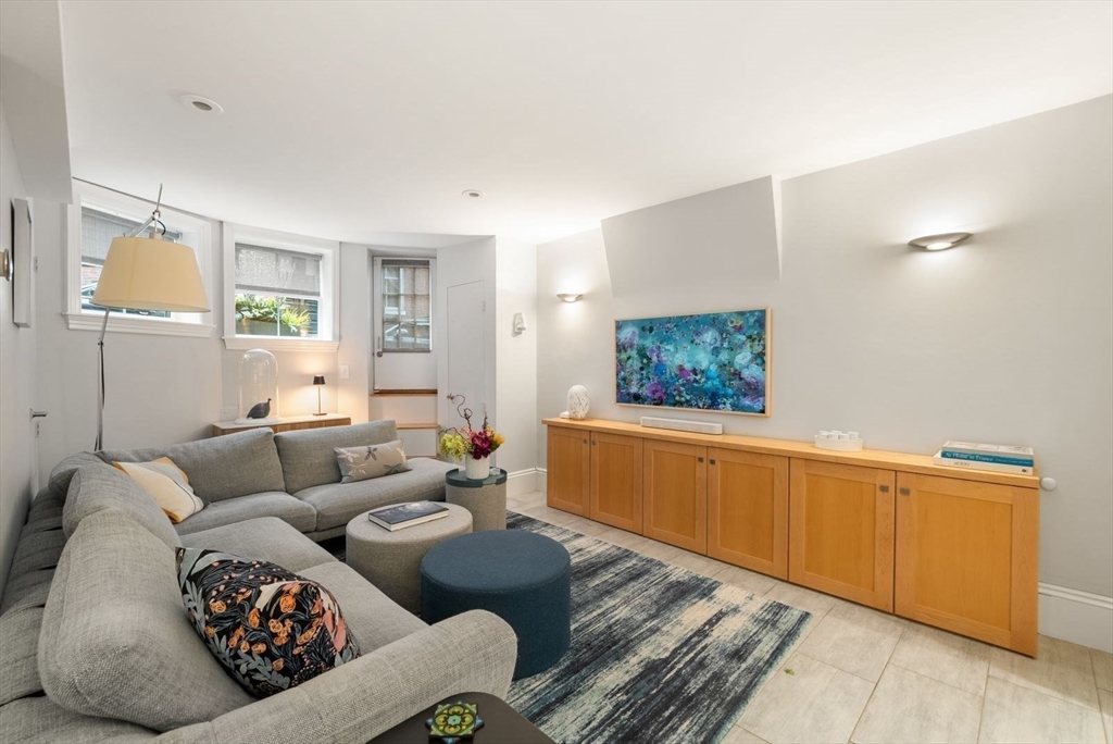 11 Lawnwood Place
