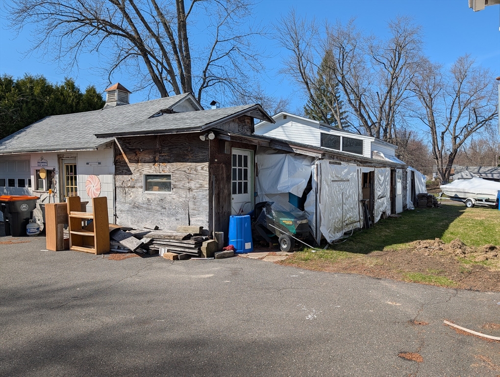 1 Wood Ave/0 Foch Ave