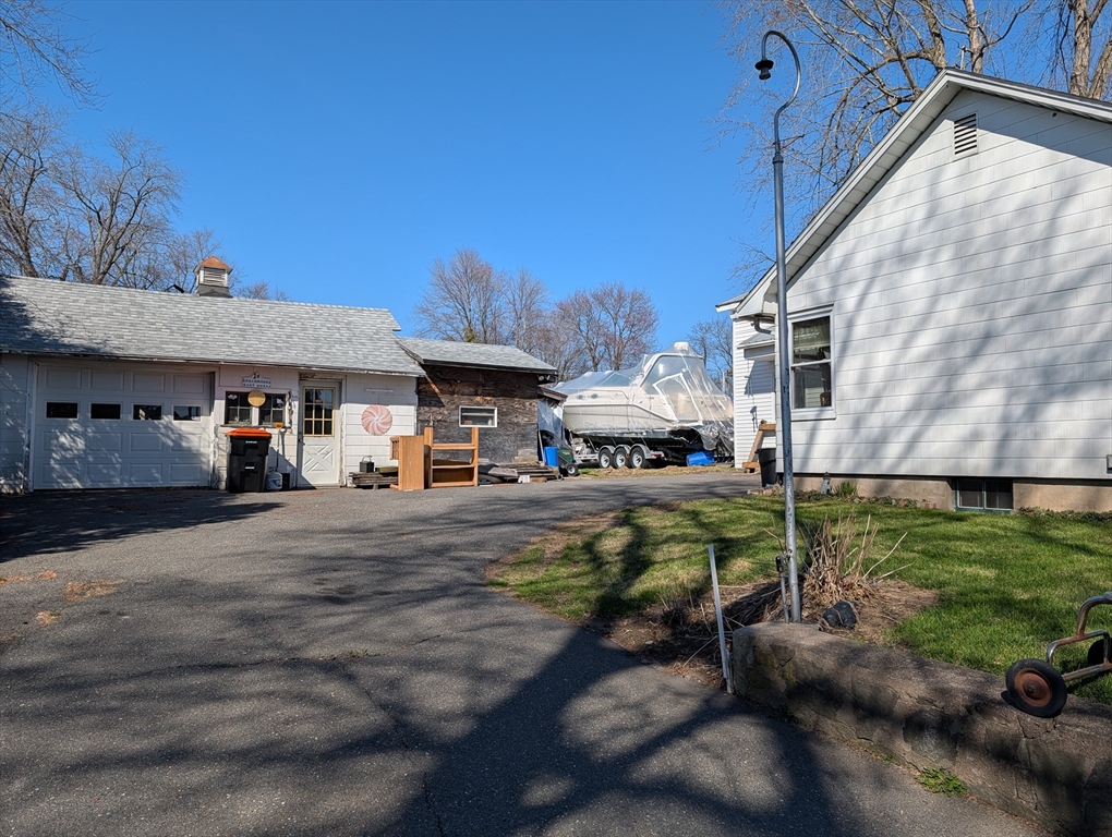 1 Wood Ave/0 Foch Ave