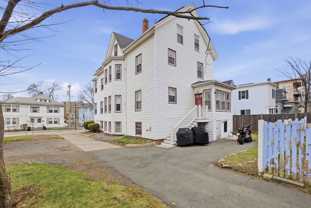 55 Pine St 2