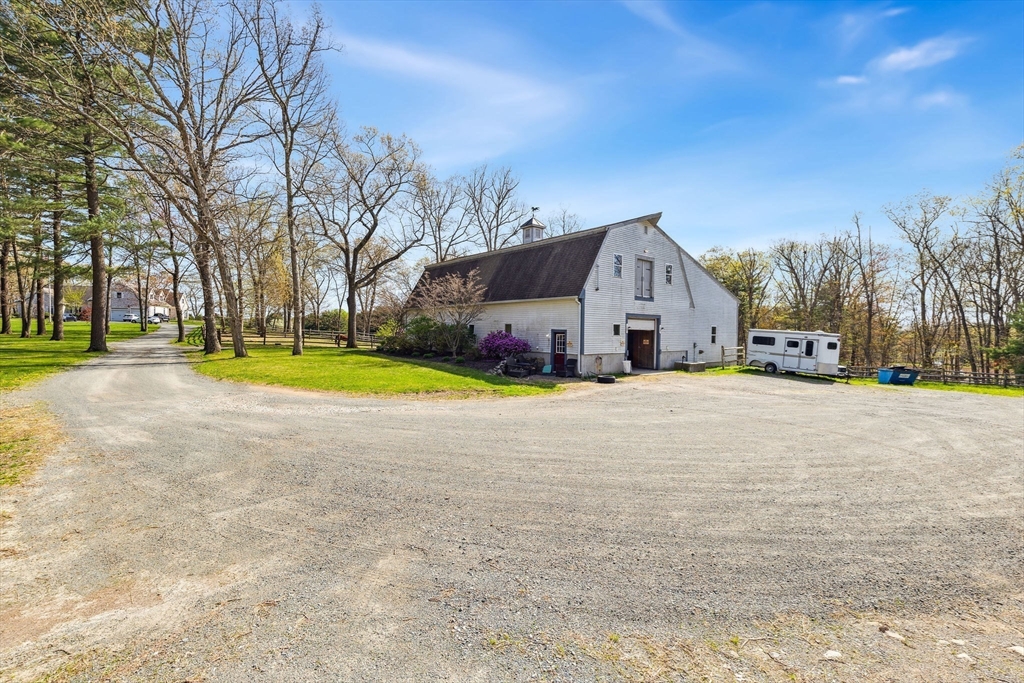 Norfolk, Massachusetts 02056, United States, 4 Bedrooms Bedrooms, ,3 BathroomsBathrooms,Residential,Active,231722