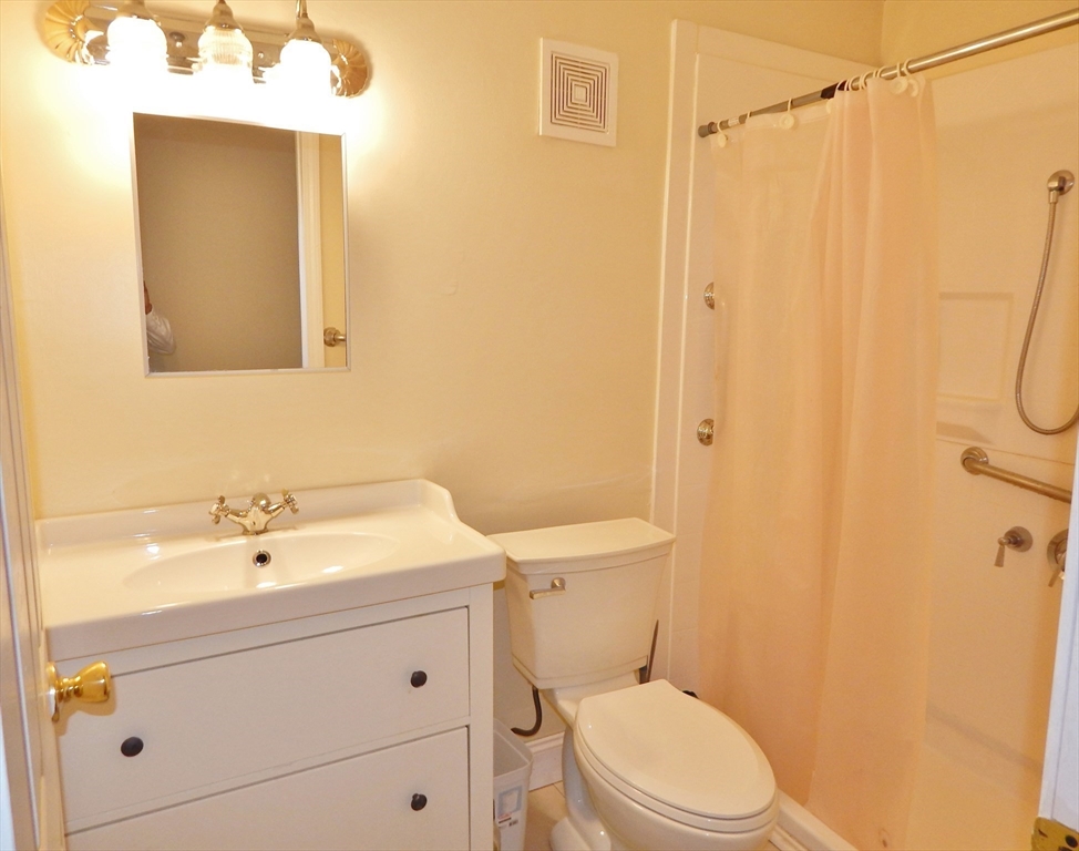 685 Oak St 13-2