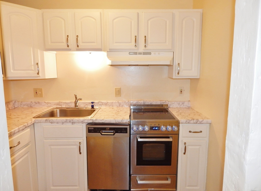 685 Oak St 13-2