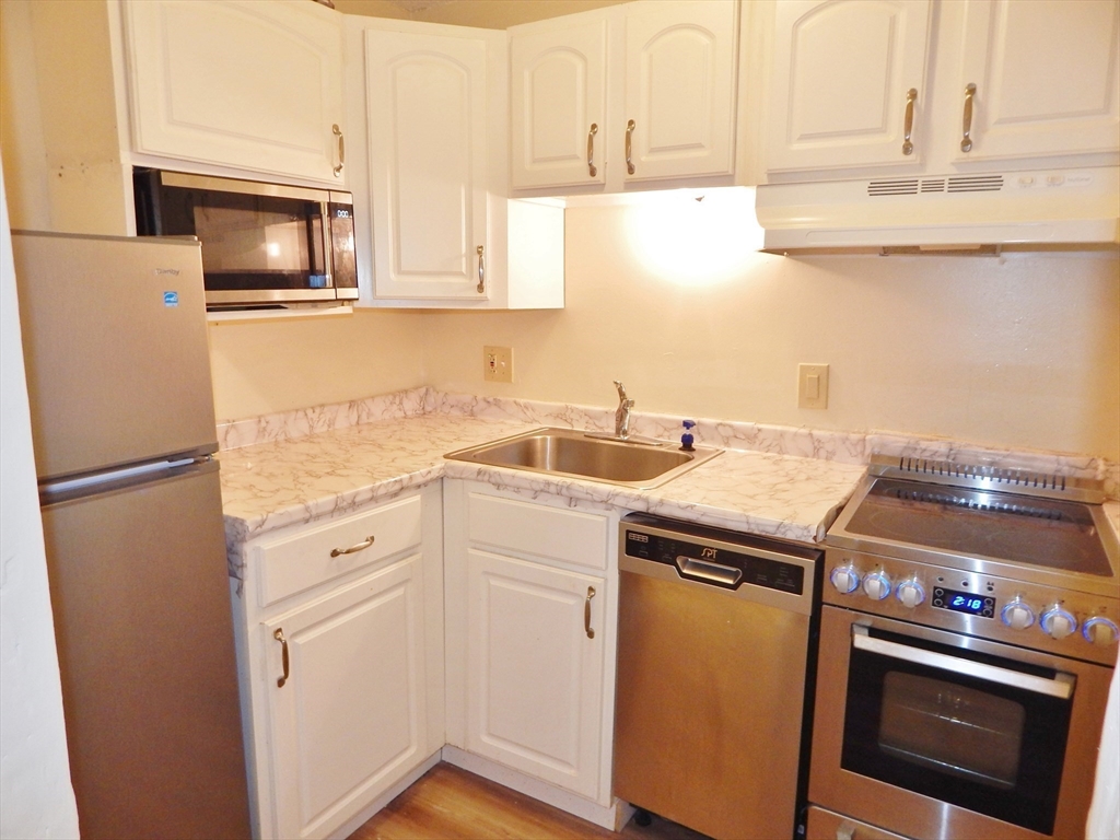 685 Oak St 13-2