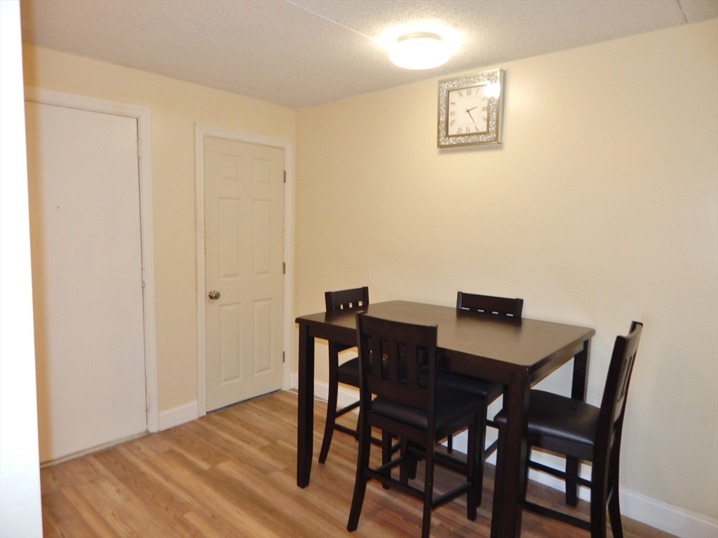 685 Oak St 13-2