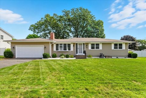 120 Labelle Cir Chicopee MA 01020