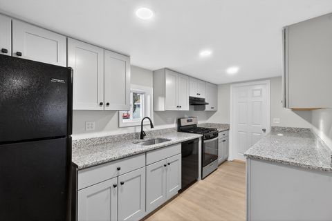 21 Evergreen St Dartmouth MA 02747