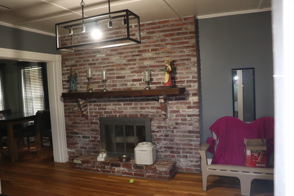 3 Moraine St
