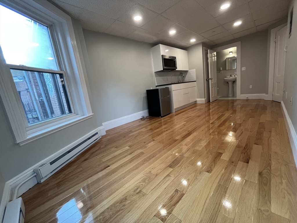 302 Newbury 13