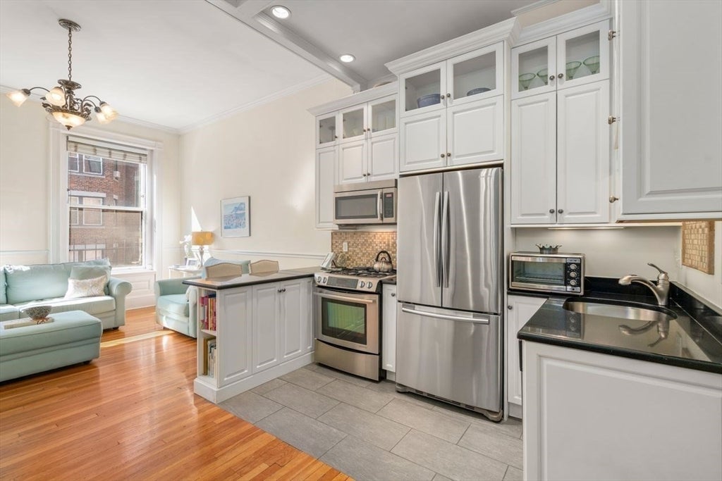 400 Marlborough St 5