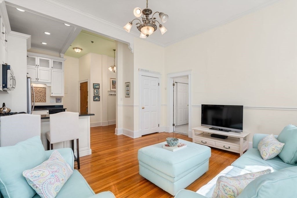 400 Marlborough St 5