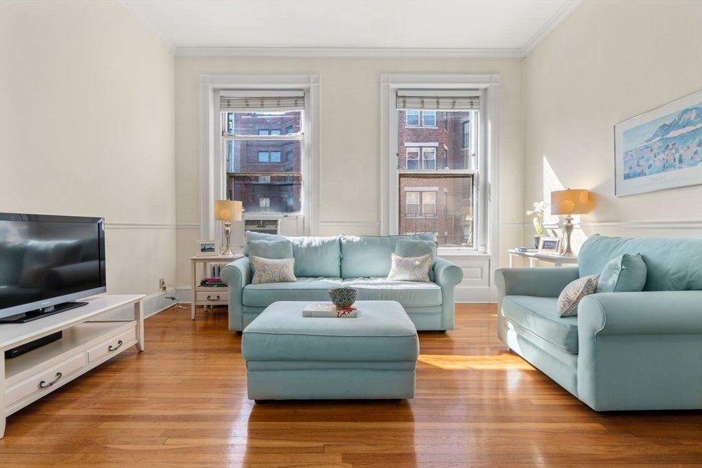 400 Marlborough St 5
