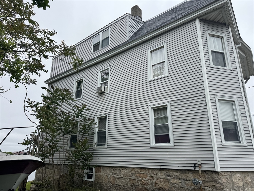 18 Beach Street