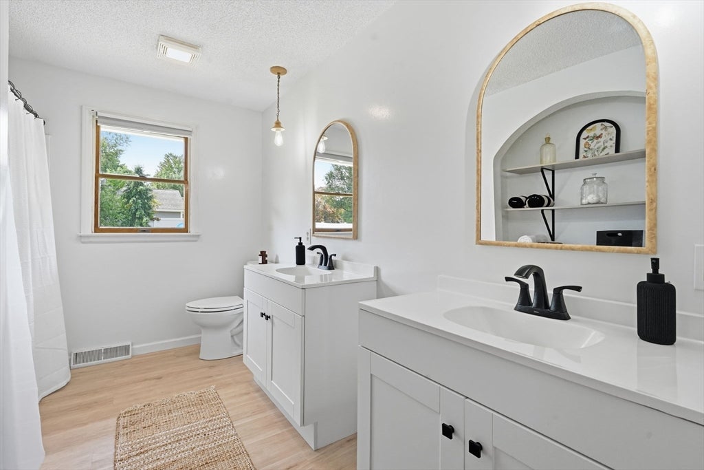 169 Sandtrap Way, Chicopee, MA Photo #21