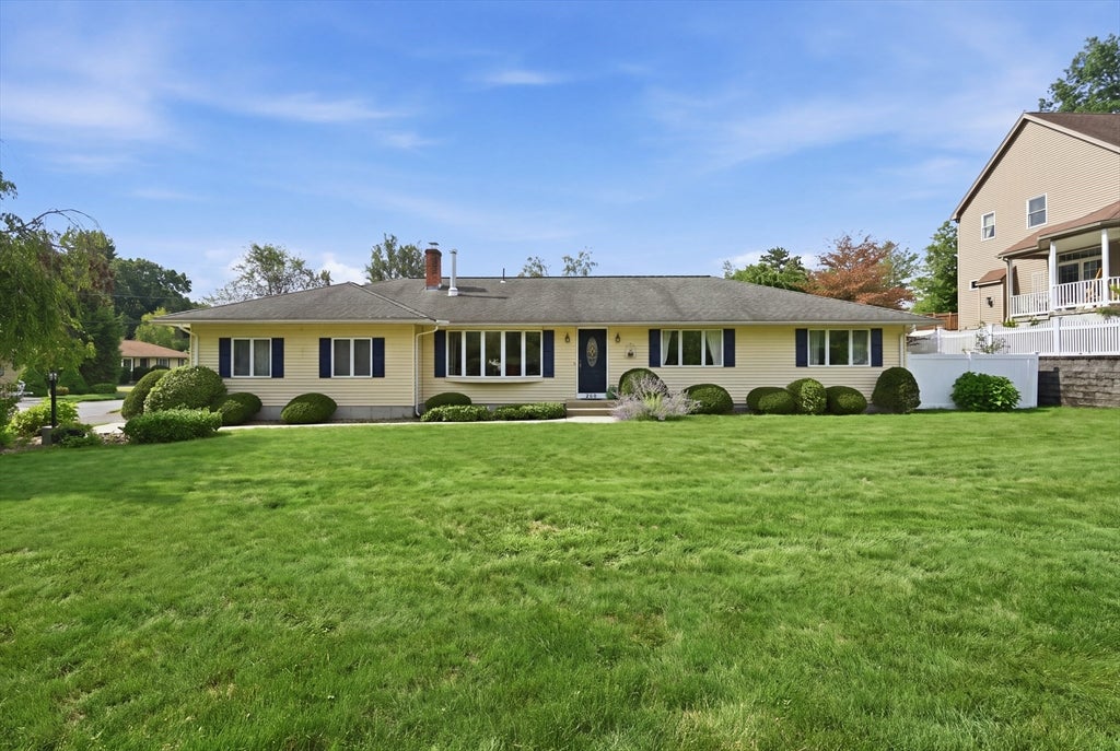 169 Sandtrap Way, Chicopee, MA Photo #1