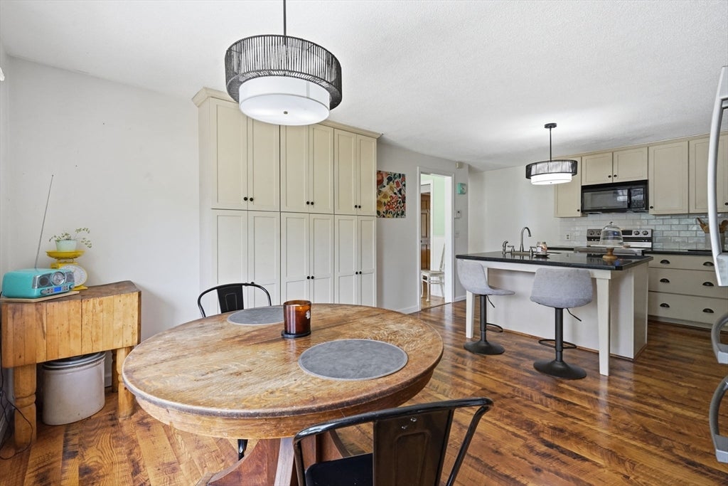 169 Sandtrap Way, Chicopee, MA Photo #17