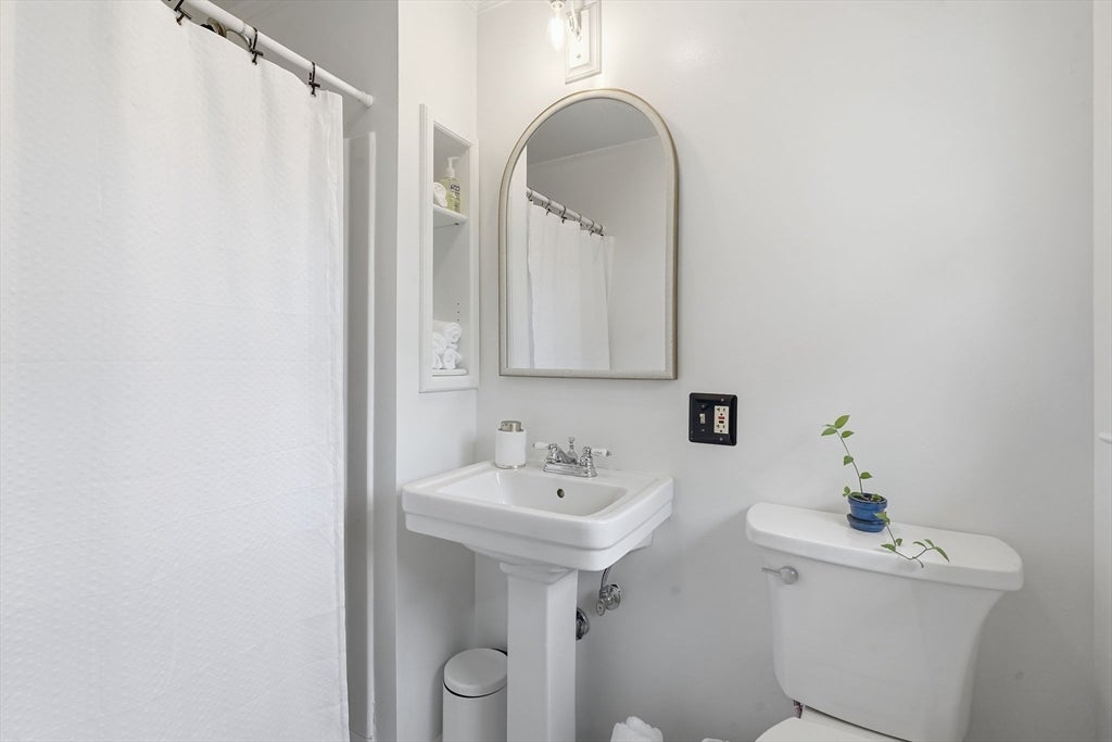 169 Sandtrap Way, Chicopee, MA Photo #29