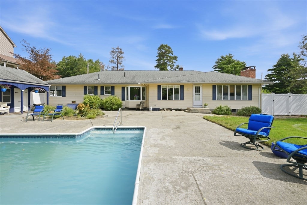 169 Sandtrap Way, Chicopee, MA Photo #37