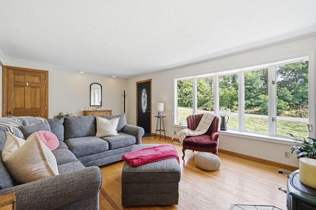 169 Sandtrap Way, Chicopee, MA Photo #7