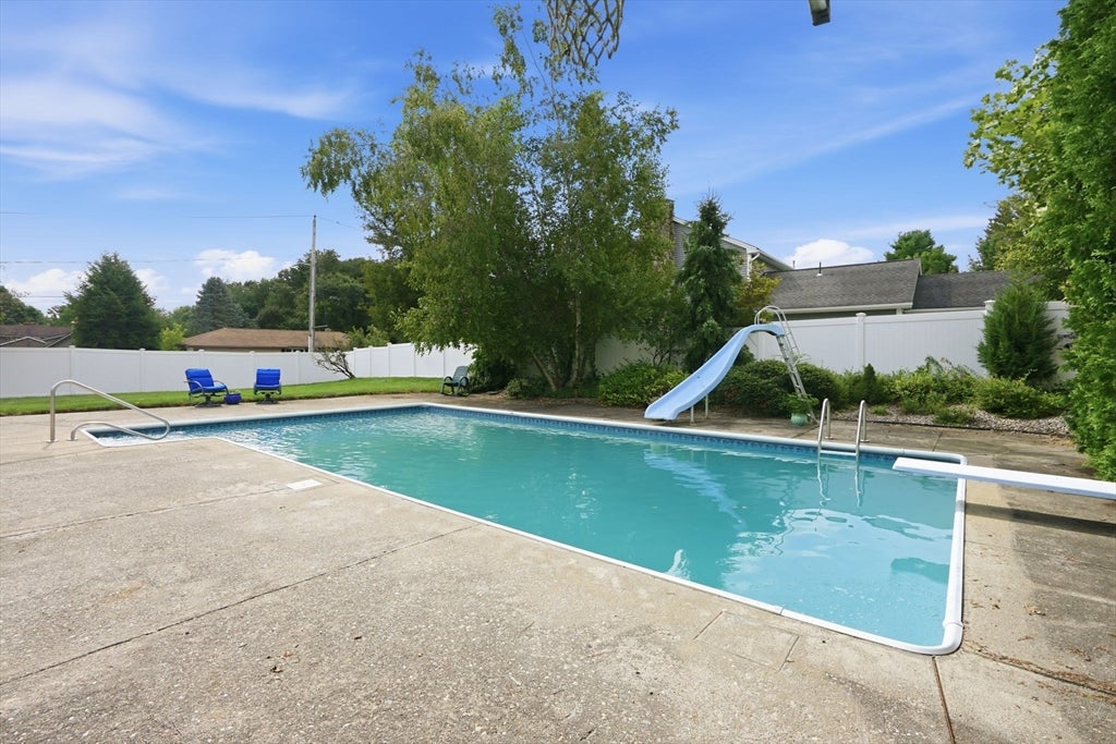 169 Sandtrap Way, Chicopee, MA Photo #39