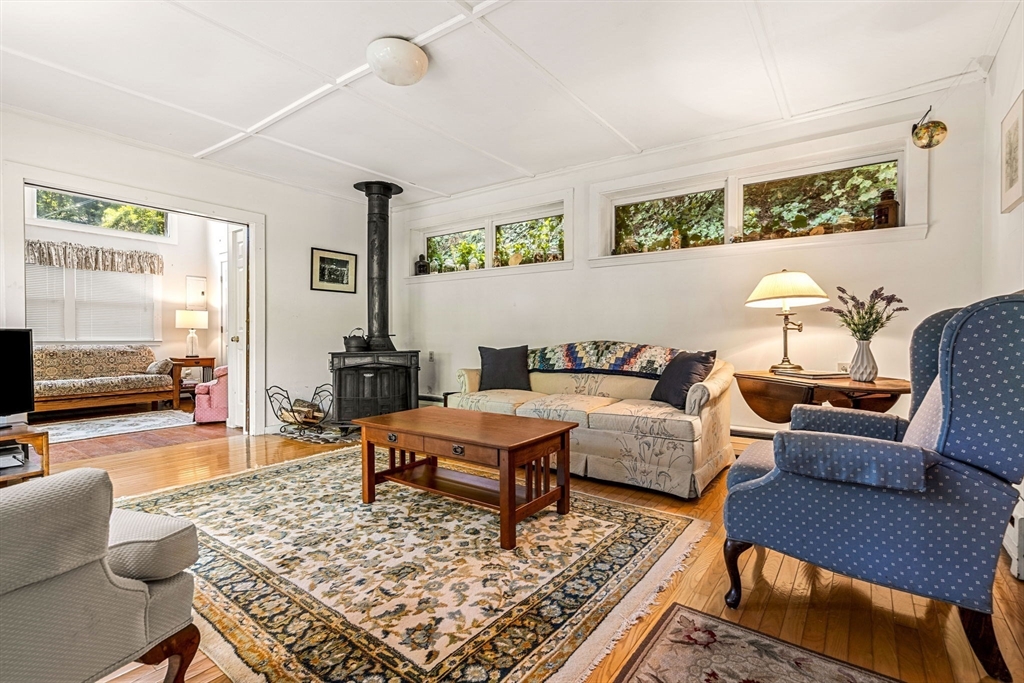 21 Preston Beach Rd