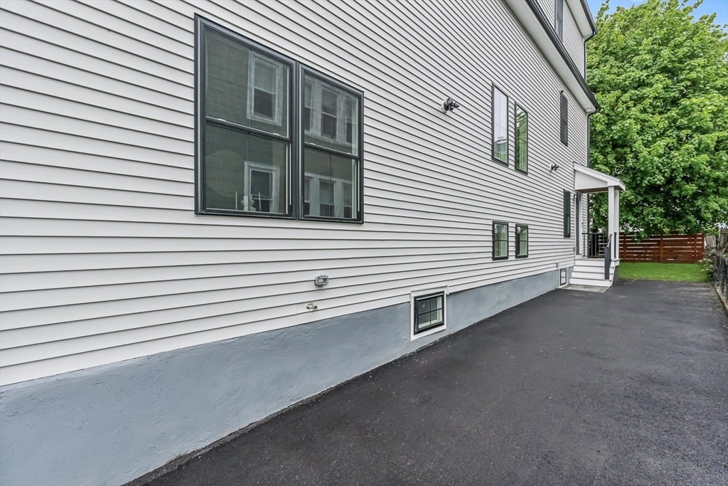 11 Bonner Ave 2