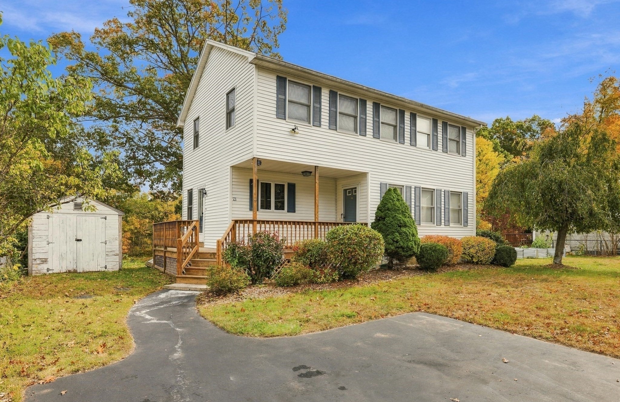 21 Bridle Rd, Billerica, MA Photo #1
