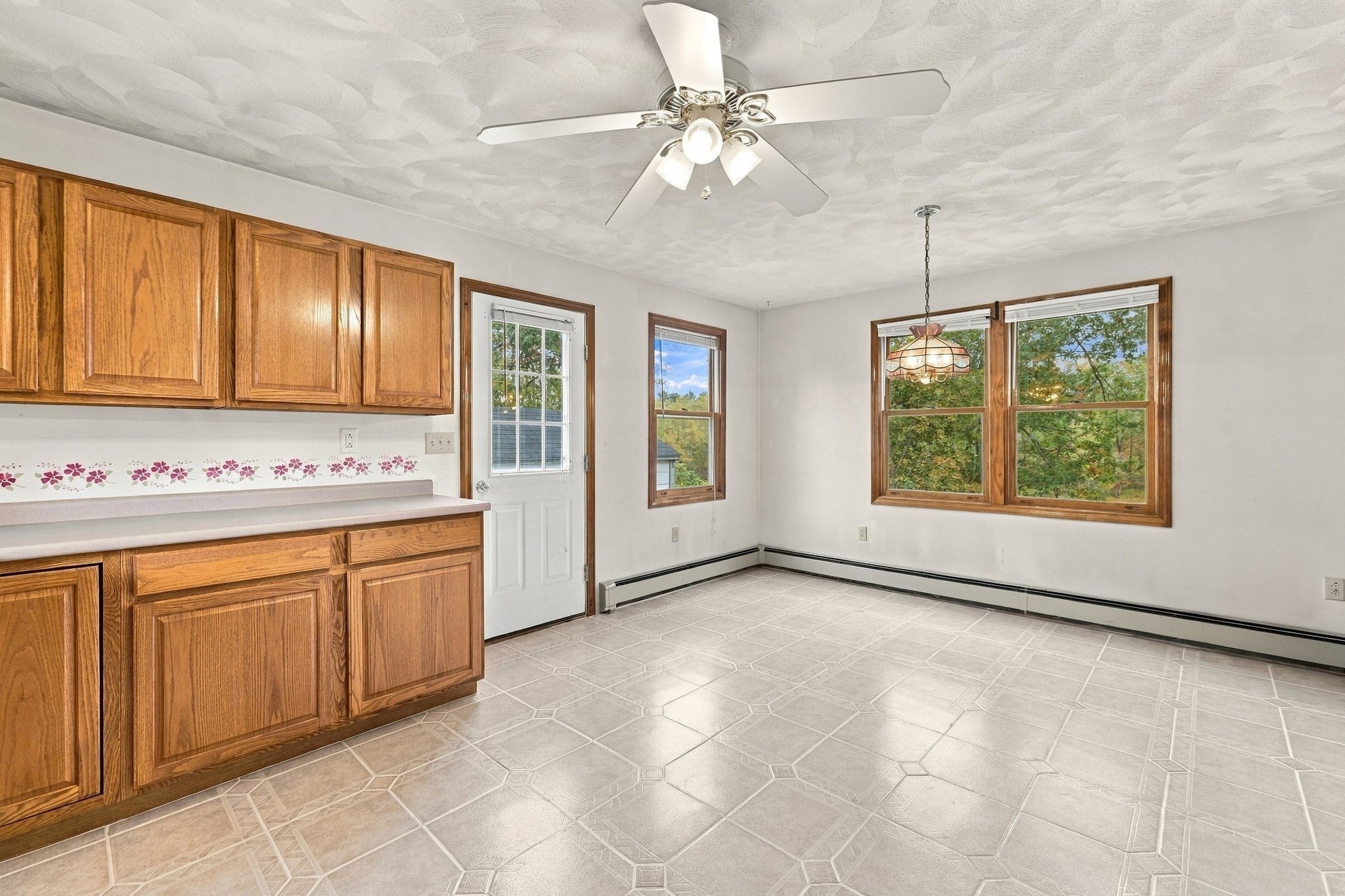 21 Bridle Rd, Billerica, MA Photo #7