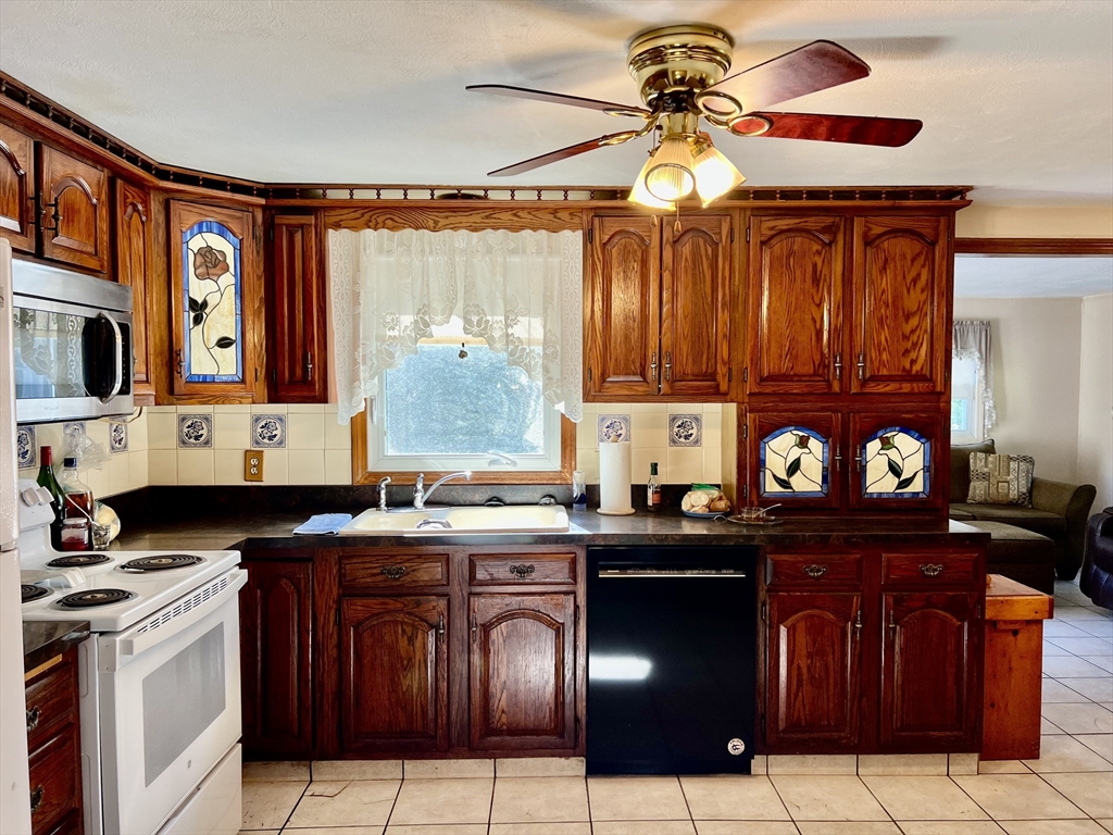 60 Carousel Dr.
