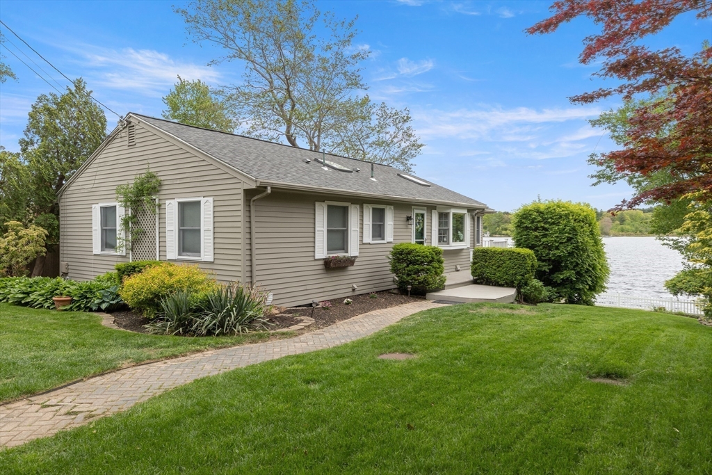 42 Lakeshore Drive