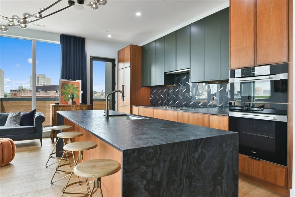 566 Columbus Avenue 605