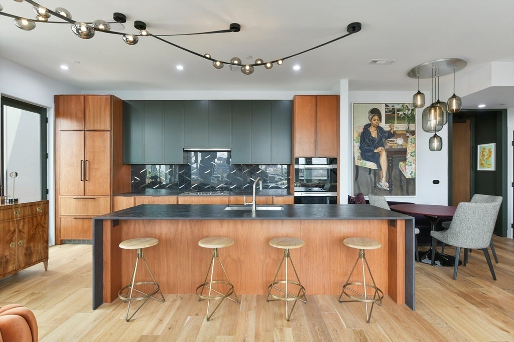 566 Columbus Avenue 605