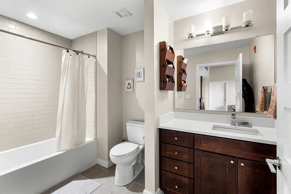 130 John St #459, Lowell, MA, 130 John St #459, Lowell, MA Photo #6