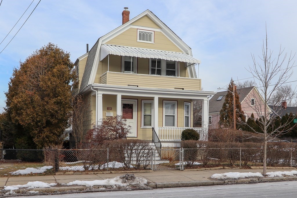 Medford, Massachusetts 02155, United States, 3 Bedrooms Bedrooms, ,1 BathroomBathrooms,Residential,Active,240626